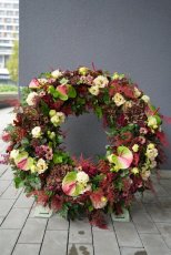 Smútočný veniec „Bordová elegancia – plný“