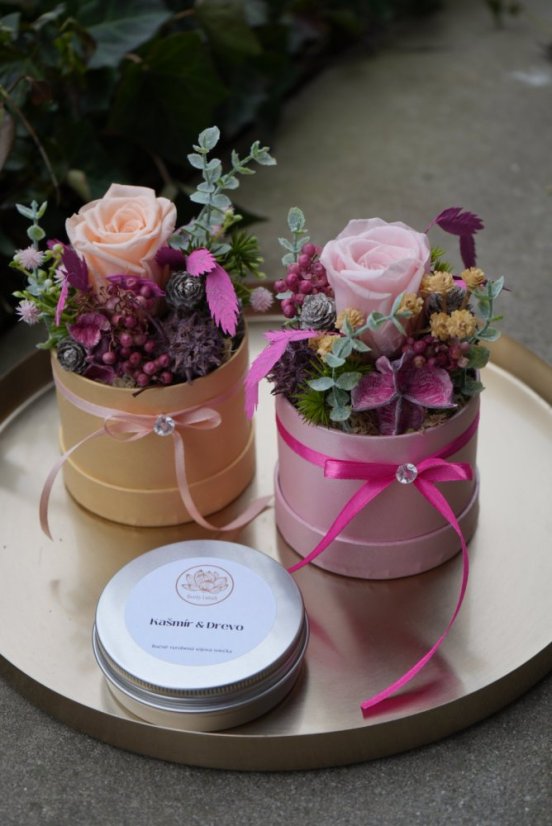 MDŽ MINI SET - Stabilizovaná ružá v mini boxe & sójová sviečka